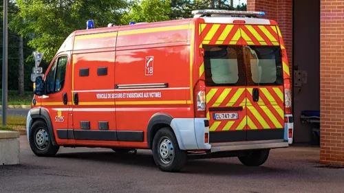 Coincé sur un toit, un cambrioleur appelle les secours à l’aide